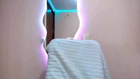 Cattleya online show from February 13, 2026, 3:35 am