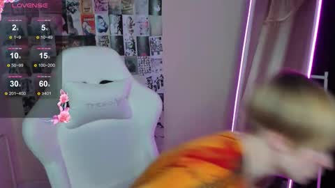 Snapshot of cattie_w_ chatting on November 19, 2025, 1:38 am cattie_w_ online show from November 19, 2025, 1:38 am