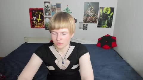 cattie_w_ online show from April 8, 2026, 1:27 am