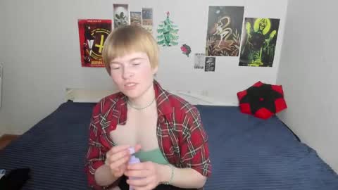 cattie_w_ online show from April 16, 2026, 1:17 am