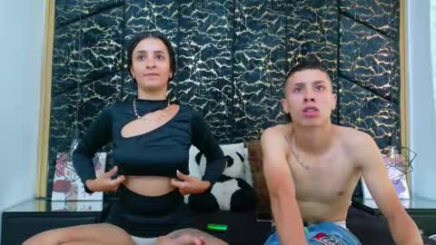 Snapshot of cattyandnicky chatting on September 24, 2025, 12:19 pm CattyANDnicky online show from September 24, 2025, 12:19 pm