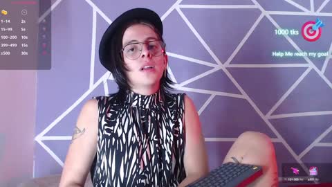 Snapshot of cava_pretty chatting on January 5, 2025, 10:21 am cava_pretty online show from January 5, 2025, 10:21 am