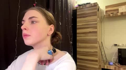 Polly online show from March 4, 2026, 7:25 am