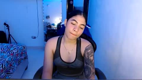 Snapshot of caylinn19 chatting on November 27, 2025, 4:03 am Caylinn online show from November 27, 2025, 4:03 am