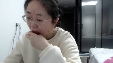 ANNYANNY online show from March 5, 2025, 4:35 pm