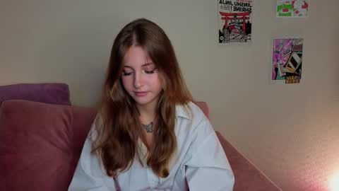 Lina  online show from September 15, 2025, 8:09 pm