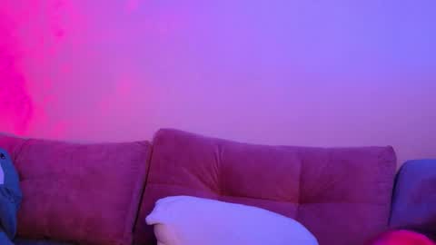 Lina  online show from October 1, 2025, 7:09 pm