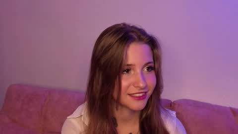 Lina  online show from November 19, 2025, 7:36 pm