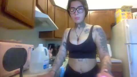 Snapshot of ceceluv27 chatting on November 25, 2025, 6:41 pm ceceluv27 online show from November 25, 2025, 6:41 pm