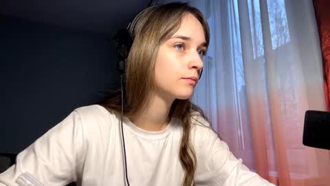 Snapshot of ceciliameusel chatting on November 29, 2025, 11:57 am Lily online show from November 29, 2025, 11:57 am