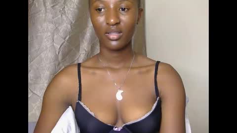 cee_queen online show from May 31, 2026, 2:24 pm