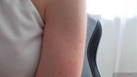 Snapshot of cel1ne_secret chatting on June 5, 2026, 6:52 am Josie Manesi online show from June 5, 2026, 6:52 am