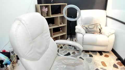 meli online show from February 6, 2025, 2:11 am