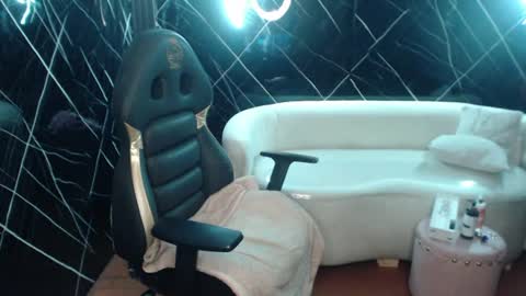 celeste_fioree online show from July 10, 2026, 3:14 pm