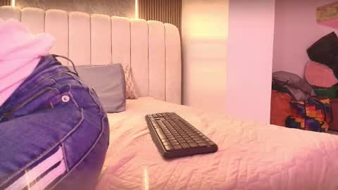 Snapshot of celeste_moonx chatting on January 17, 2026, 11:59 am Celeste online show from January 17, 2026, 11:59 am