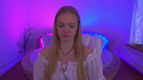 celestenoirr online show from December 23, 2025, 8:01 am