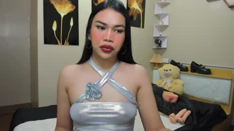 celestinaxisabella online show from April 3, 2026, 12:47 pm