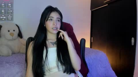 Snapshot of celestinepurple chatting on November 17, 2025, 7:52 pm Celestineeeeee online show from November 17, 2025, 7:52 pm