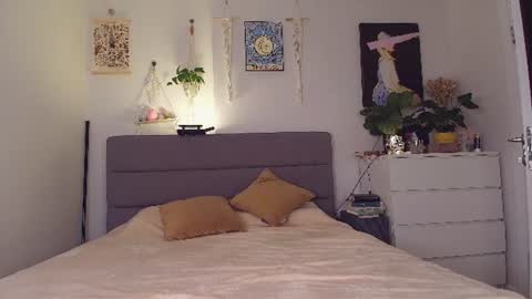 Snapshot of celin_summer chatting on July 22, 2026, 5:49 pm Celin online show from July 22, 2026, 5:49 pm