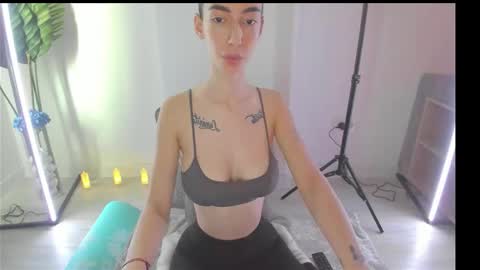 Snapshot of celine_roxelle chatting on November 13, 2025, 9:30 am Celine Roxelle online show from November 13, 2025, 9:30 am