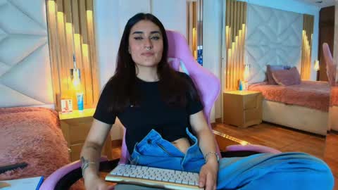       online show from April 30, 2026, 9:52 pm