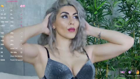 Snapshot of celinemeyerr chatting on January 15, 2025, 6:43 am CelineMeyer online show from January 15, 2025, 6:43 am