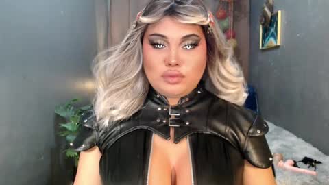 cellinekittcumerr online show from May 14, 2026, 12:01 pm
