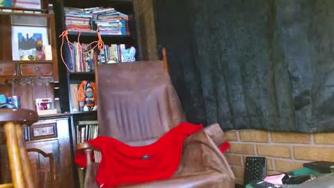 cguffey2284 online show from February 20, 2025, 12:41 am