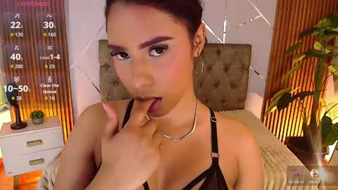 Snapshot of chaarlottee_69 chatting on May 21, 2026, 8:27 pm CHAARLOTTEE online show from May 21, 2026, 8:27 pm