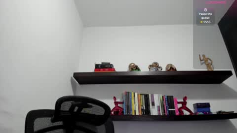 Isa online show from December 15, 2024, 9:42 pm