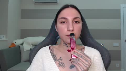 Kate online show from February 26, 2025, 2:03 pm