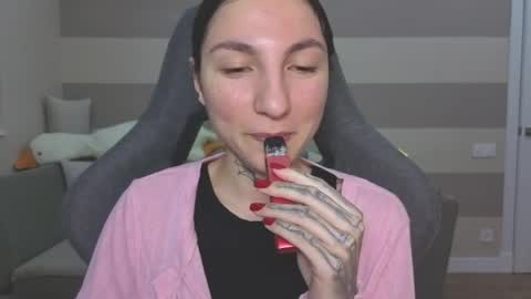 Kate online show from April 25, 2026, 6:38 am