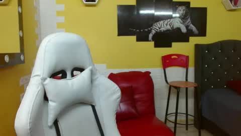 Snapshot of chacorta_ chatting on May 19, 2026, 1:06 pm chacorta_ online show from May 19, 2026, 1:06 pm