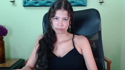 Chalon  online show from April 25, 2026, 7:22 pm