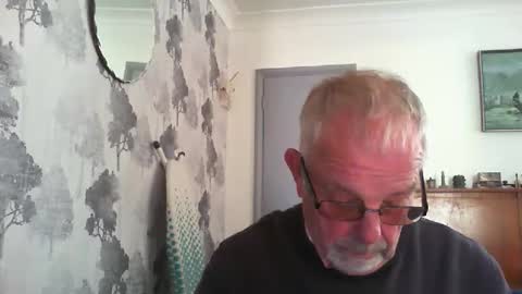 Snapshot of champers37 chatting on May 12, 2026, 11:18 am Champers online show from May 12, 2026, 11:18 am