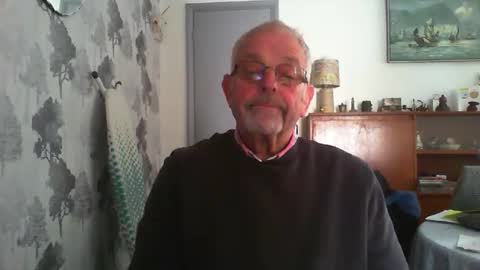 Snapshot of champers37 chatting on May 13, 2026, 8:55 am Champers online show from May 13, 2026, 8:55 am