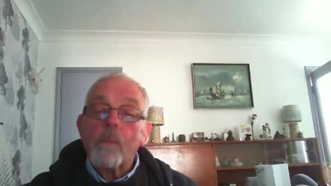 Snapshot of champers37 chatting on May 18, 2026, 10:43 am Champers online show from May 18, 2026, 10:43 am