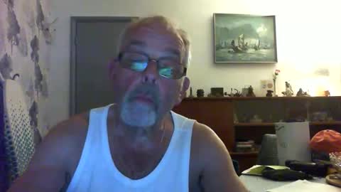 Snapshot of champers37 chatting on May 28, 2026, 8:39 pm Champers online show from May 28, 2026, 8:39 pm