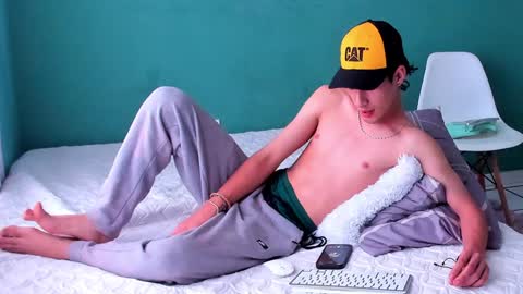 Snapshot of chandler_kenji chatting on December 30, 2024, 6:27 pm Kenji online show from December 30, 2024, 6:27 pm