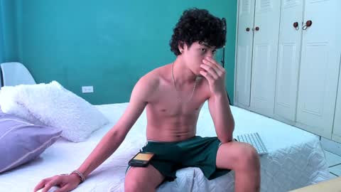 Snapshot of chandler_kenji chatting on January 22, 2025, 4:55 pm Kenji online show from January 22, 2025, 4:55 pm