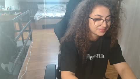 Snapshot of chanelis069 chatting on November 21, 2025, 10:36 am Stephanieblisss online show from November 21, 2025, 10:36 am