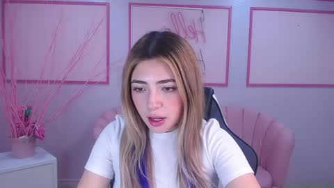 Snapshot of channel_blonde_a chatting on December 21, 2024, 4:57 pm channel_blonde_a online show from December 21, 2024, 4:57 pm