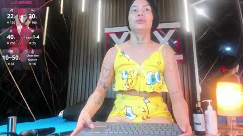 Snapshot of channel_guss chatting on November 16, 2025, 5:18 pm Channel Guss online show from November 16, 2025, 5:18 pm