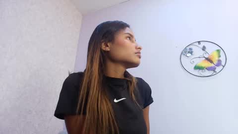 Snapshot of chantal_taylor_ chatting on October 15, 2025, 12:05 pm Raquel online show from October 15, 2025, 12:05 pm