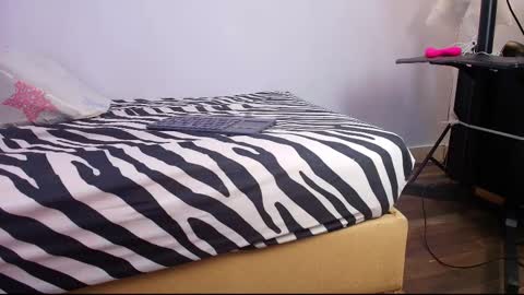 Snapshot of chantal_taylor_ chatting on October 17, 2025, 12:08 pm Raquel online show from October 17, 2025, 12:08 pm