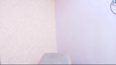 Snapshot of chantal_taylor_ chatting on October 24, 2025, 12:01 pm Raquel online show from October 24, 2025, 12:01 pm