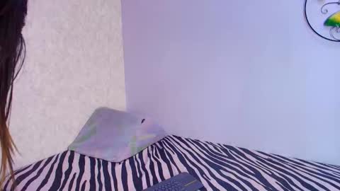 Snapshot of chantal_taylor_ chatting on November 21, 2025, 12:04 pm Raquel online show from November 21, 2025, 12:04 pm