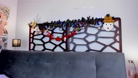 Snapshot of chantall_smith chatting on December 13, 2024, 2:16 pm online show from December 13, 2024, 2:16 pm