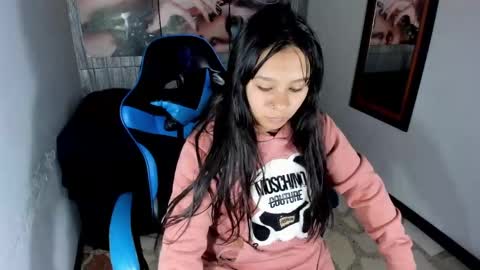 Snapshot of charis_21 chatting on October 26, 2025, 7:31 pm charis 2 online show from October 26, 2025, 7:31 pm