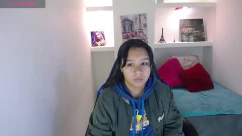 Snapshot of charis_21 chatting on November 9, 2025, 2:32 am charis 2 online show from November 9, 2025, 2:32 am